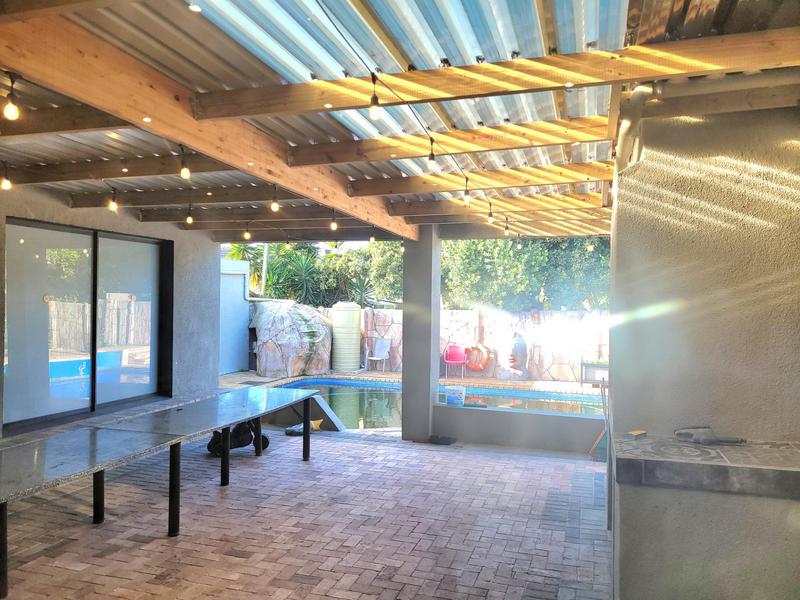 6 Bedroom Property for Sale in Stellenberg Western Cape